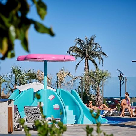 Sea Love Apt Spa N Pools Beach Resort Navodari Dış mekan fotoğraf
